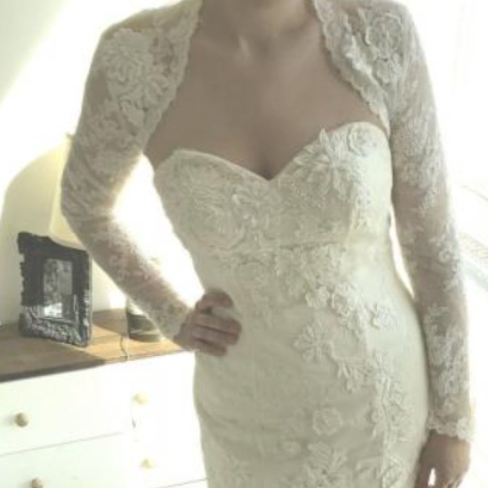 MORE PHOTOS 2 COME: Justin Alexander 8605 Size 10 Wedding Dress and custom veil